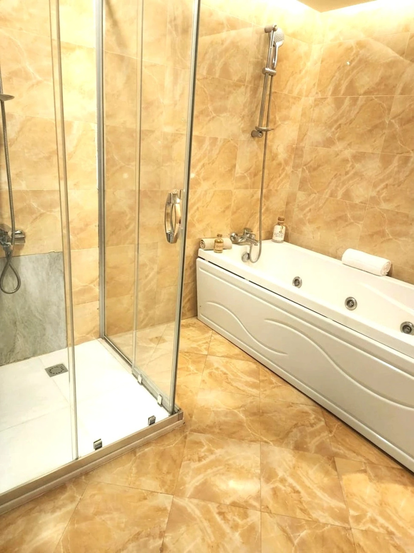 Photo - Amazon Hotel - Free Massage