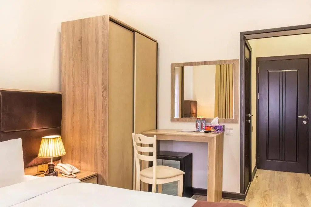 Photo - Deluxe Hotel