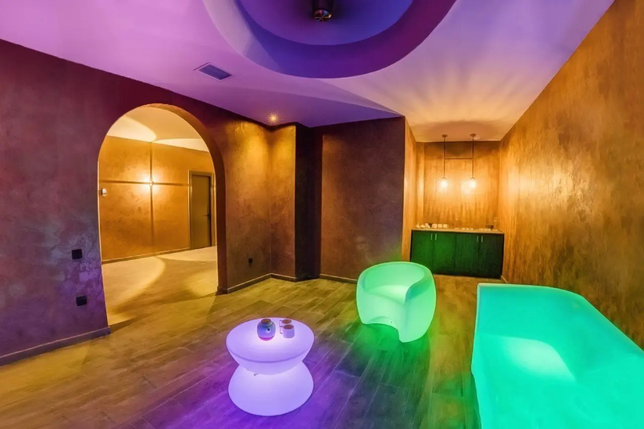 Photo - Meta Business Hotel