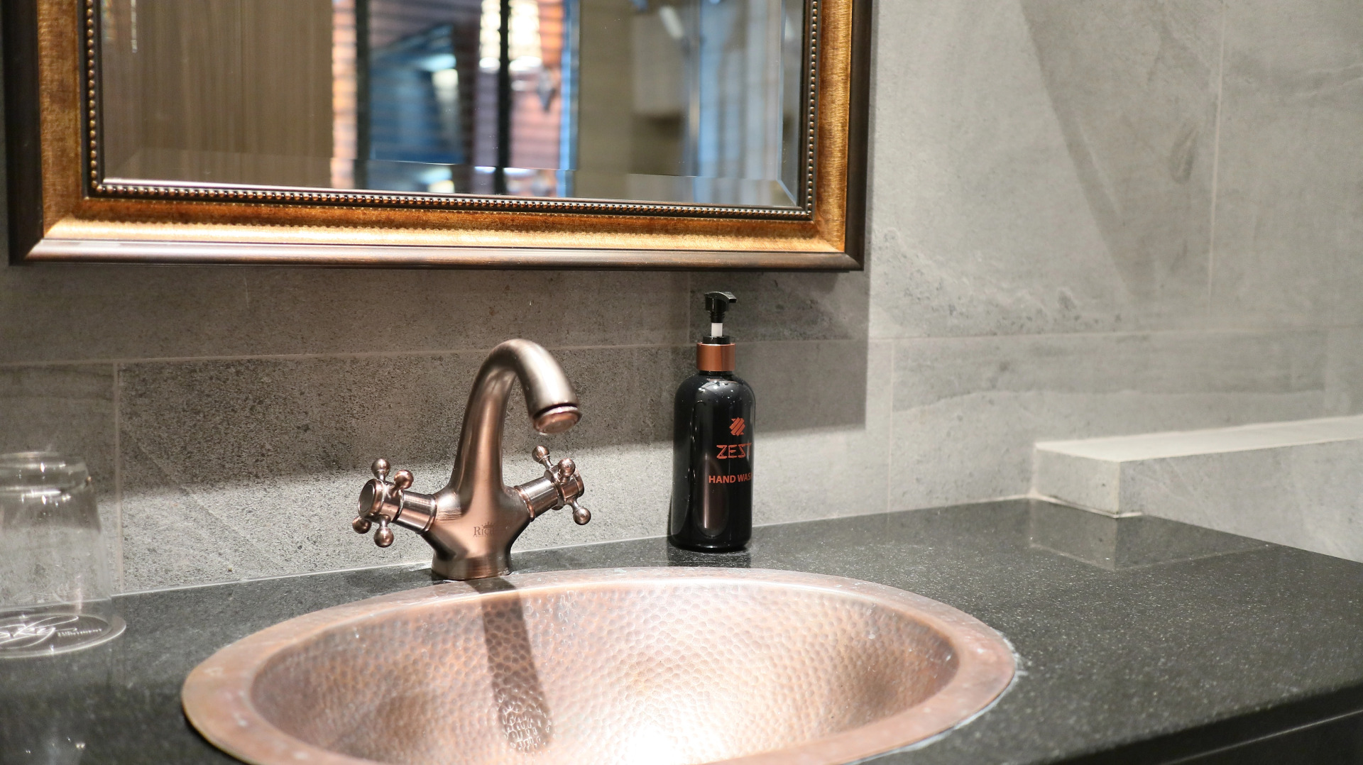 Foto - The Coach Hotel Sukhumvit - Asok BTS Bangkok