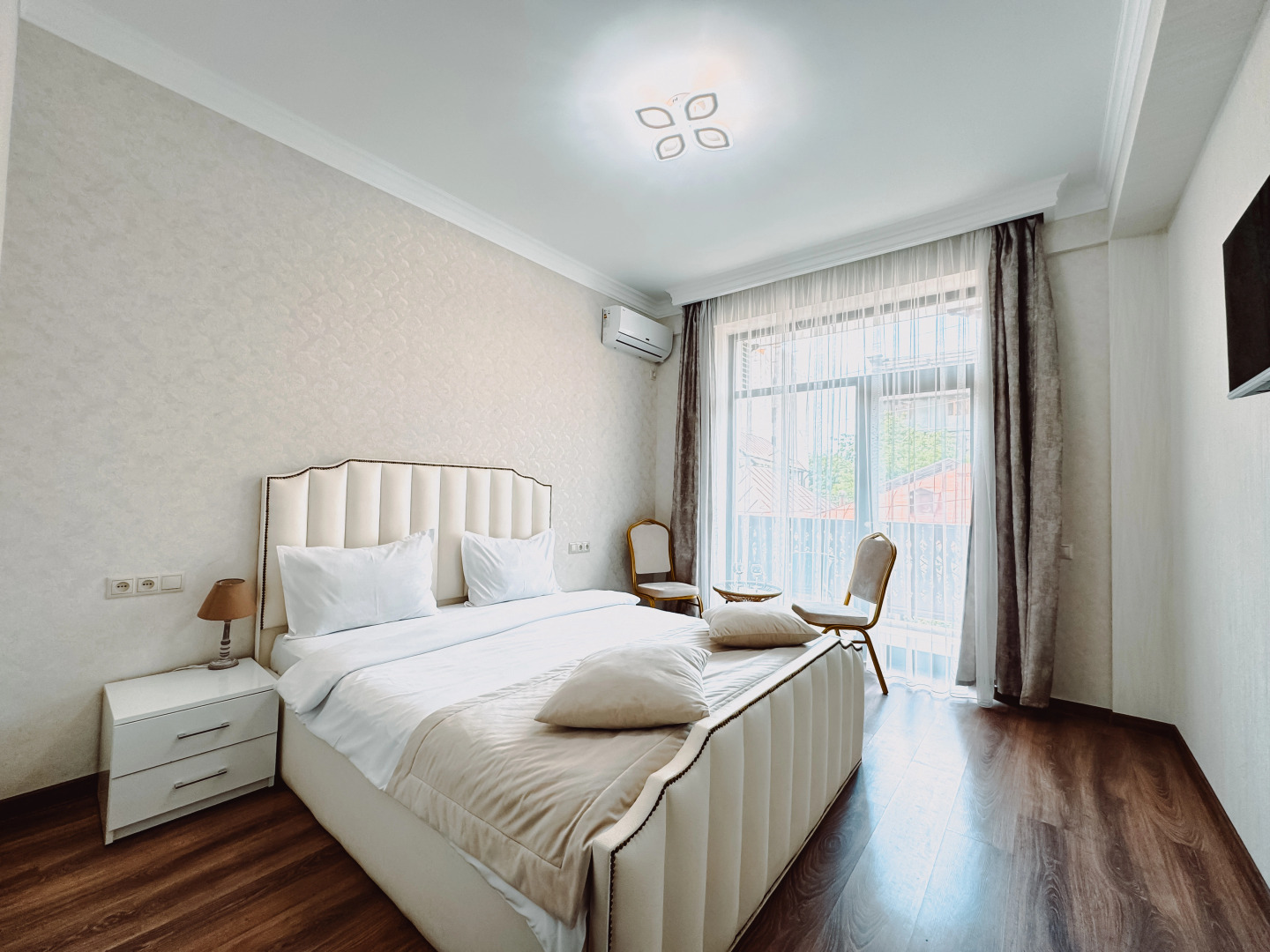 Photo - Armenia Hotel