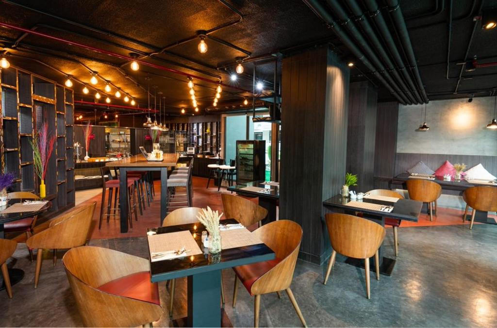 Photo - RakYim Siam - Sukhumvit 15