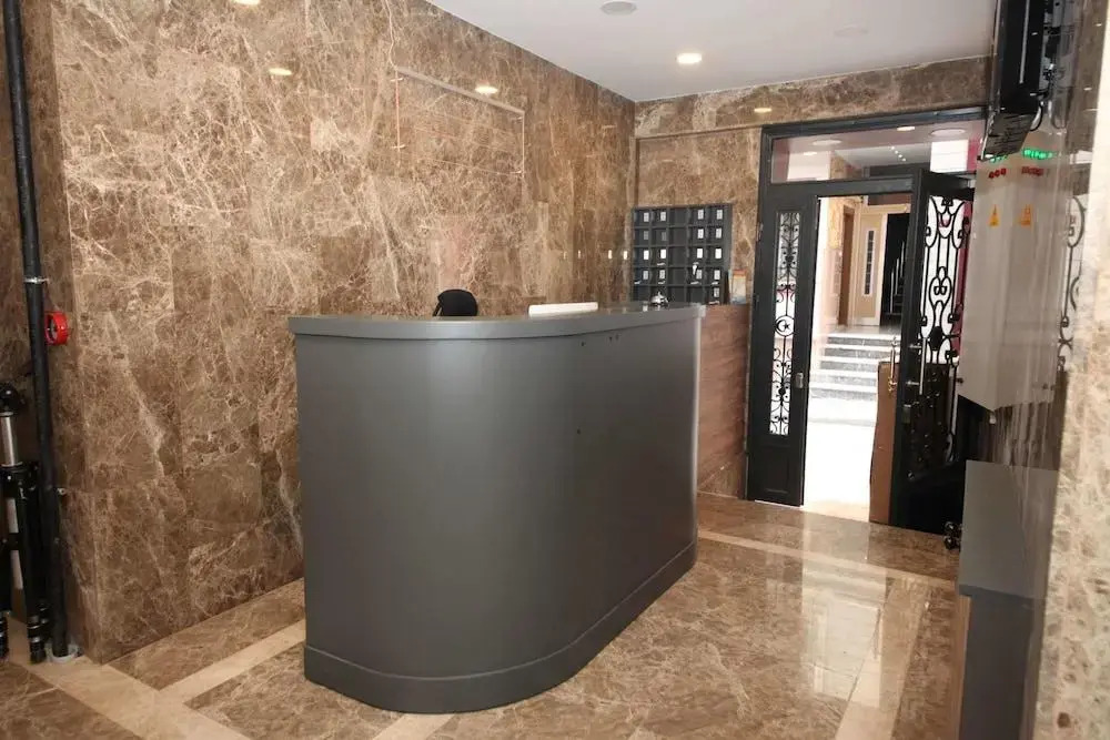 Photo - Corner Suite