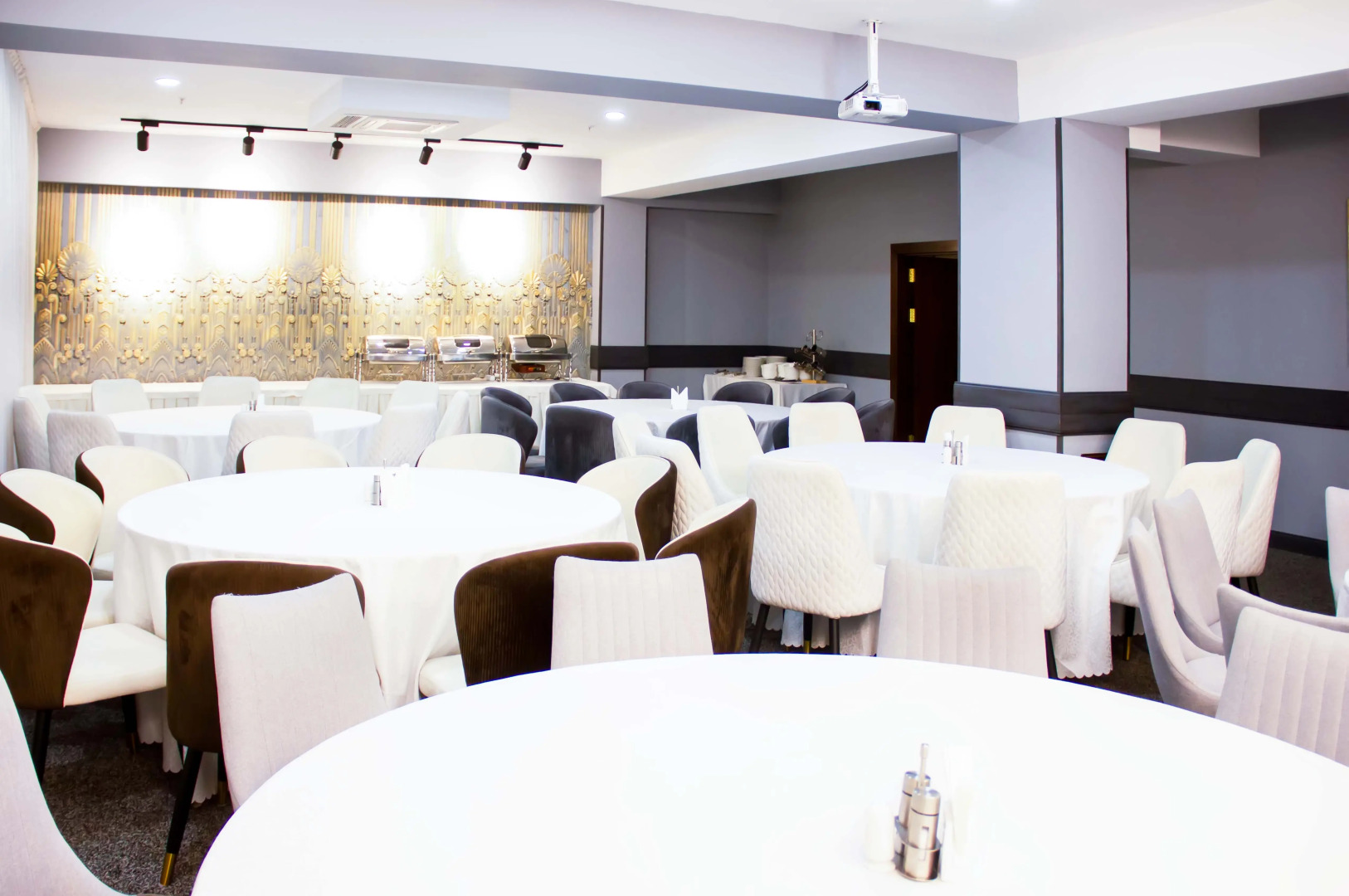 Photo - Krokus Plaza