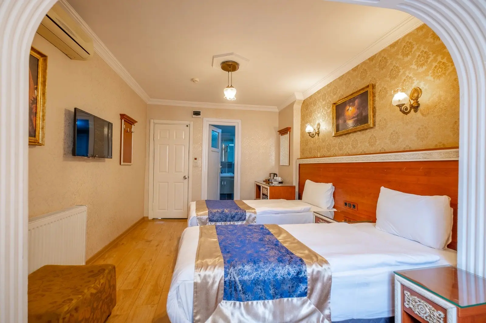 Photo - Big Apple Hotel