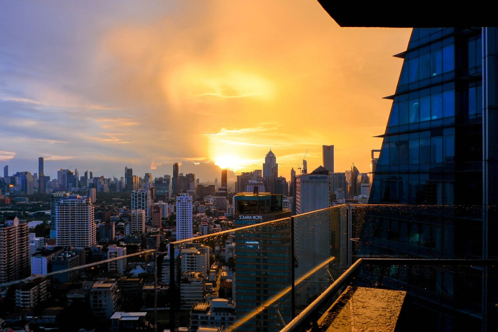 Photo - The Continent Hotel Sukhumvit - Asok BTS Bangkok