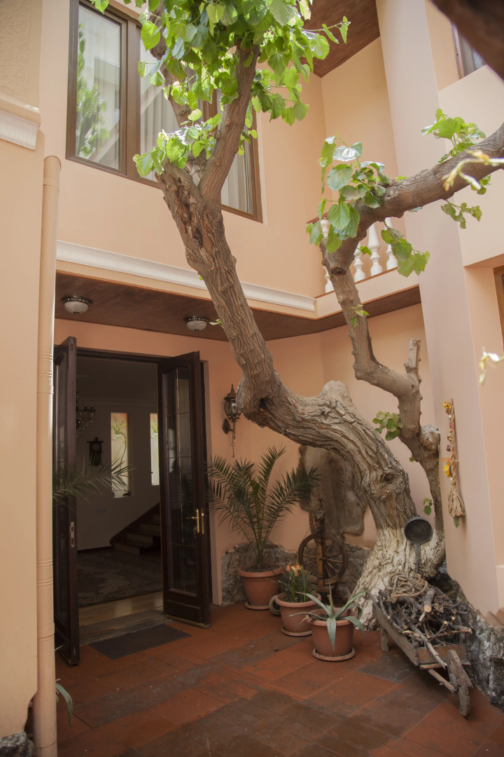 Photo - Hin Yerevantsi Hotel