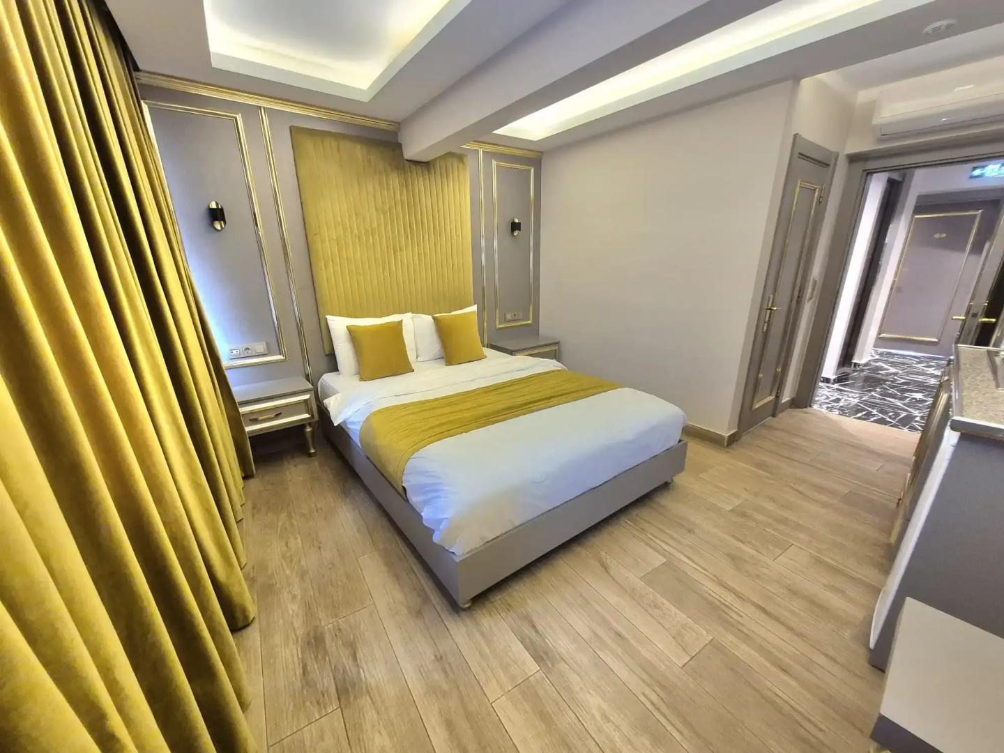 Photo - Taksim La Marino Hotel
