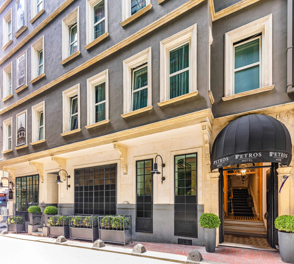 Photo - Petros Hotel