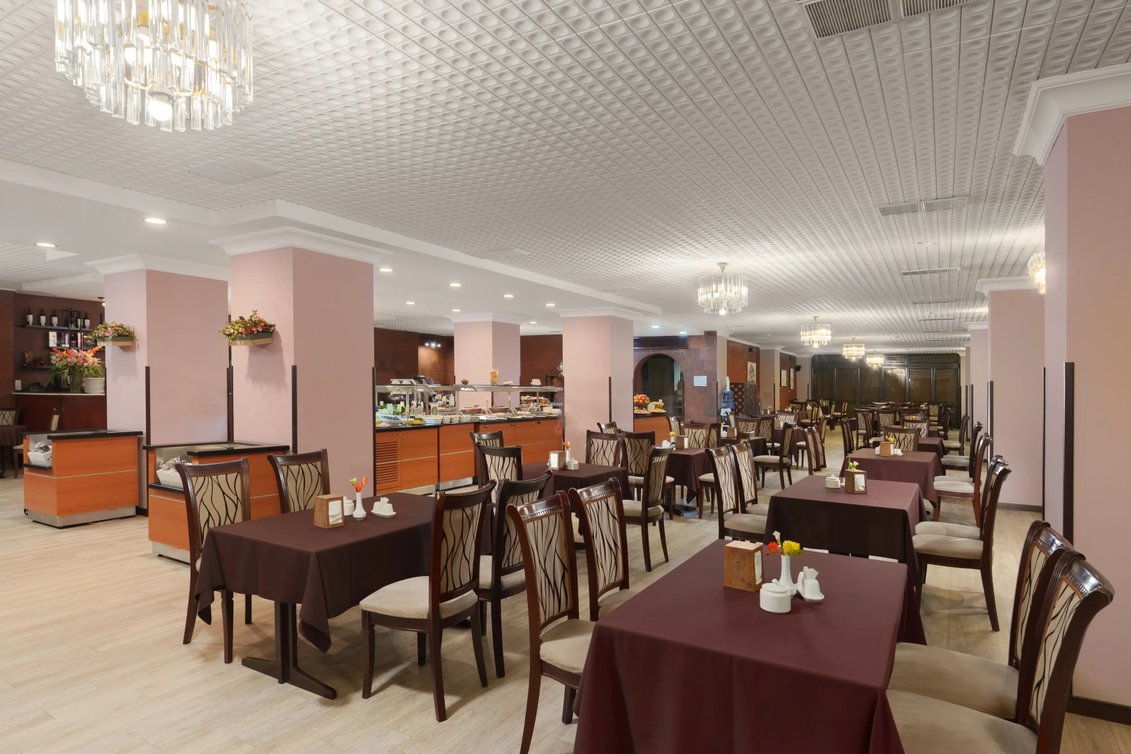 Photo - Ani Plaza Hotel