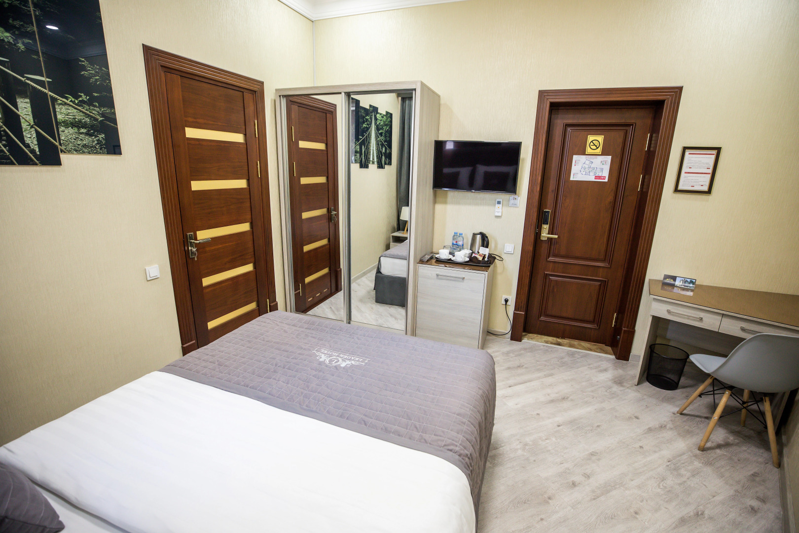 Photo - Leader Hotel