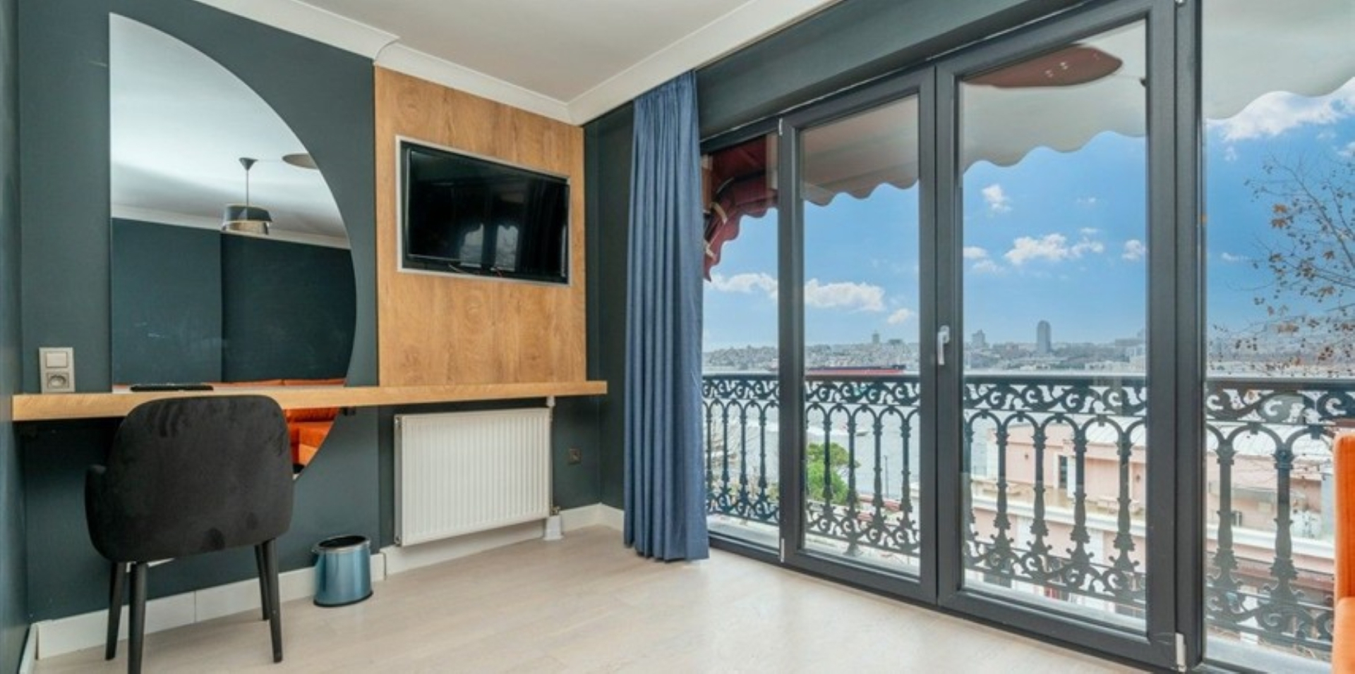 Photo - 216 Bosphorus