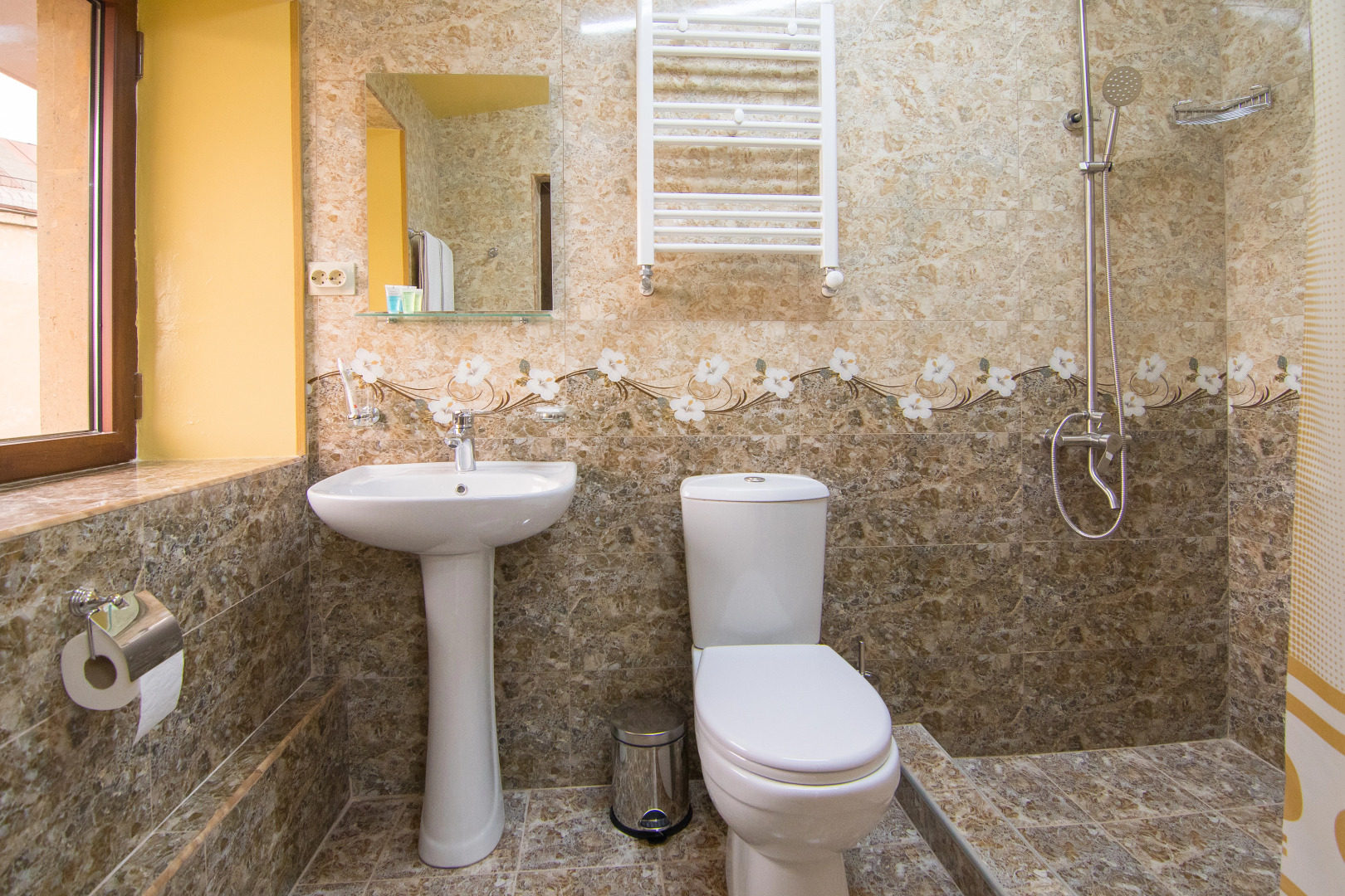 Photo - Tatev Hotel and Tours