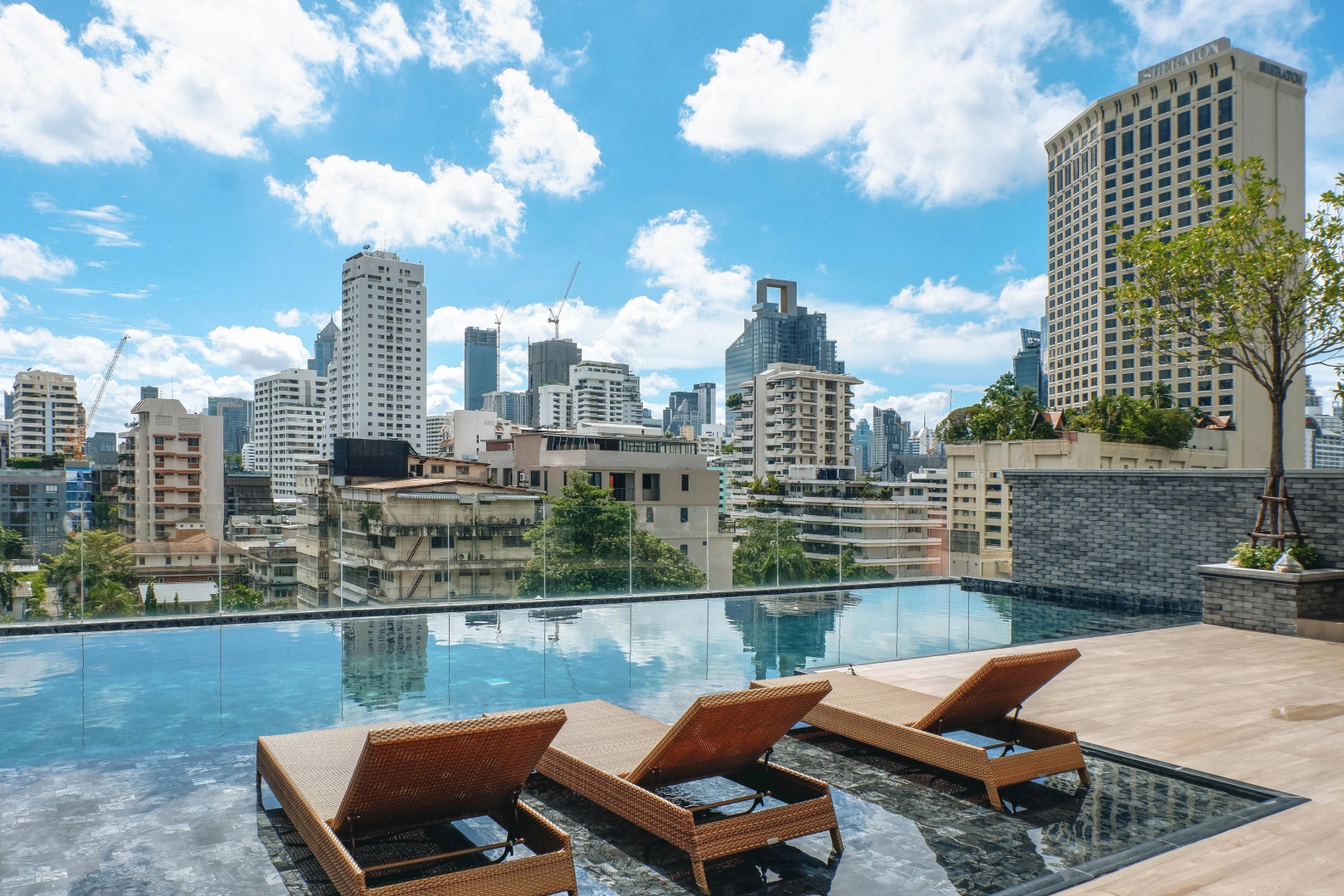 Foto - The Coach Hotel Sukhumvit - Asok BTS Bangkok