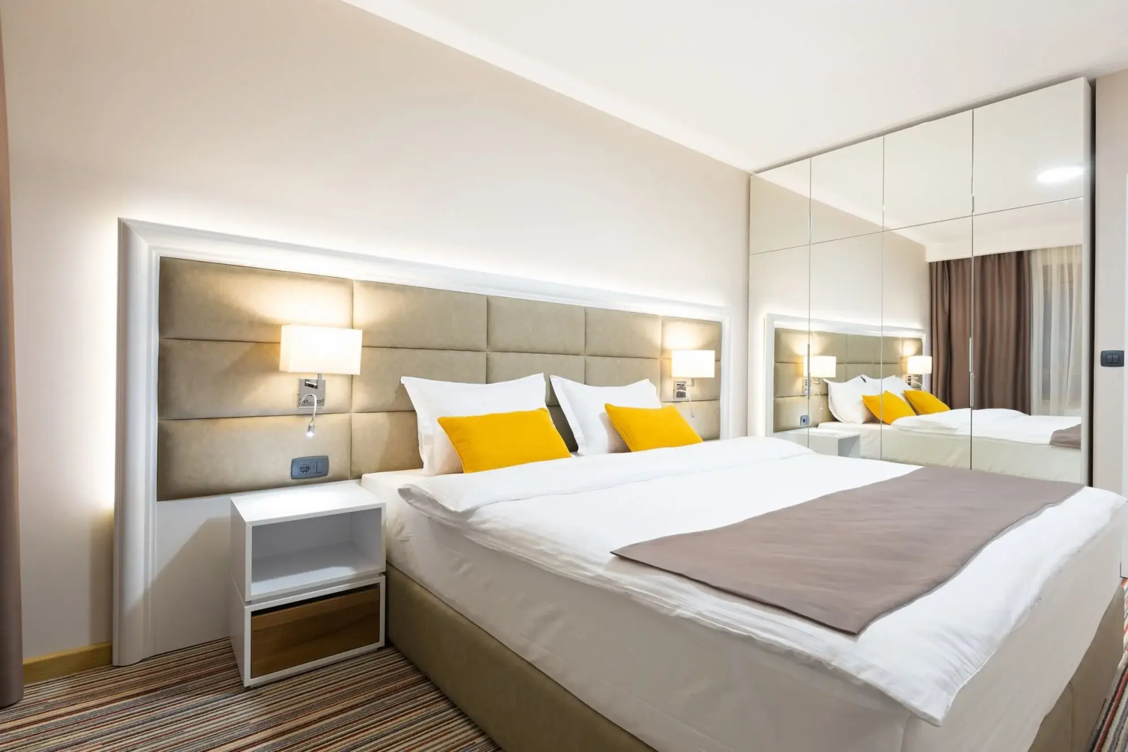 Foto - Hotel TESLA - Smart Stay Garni