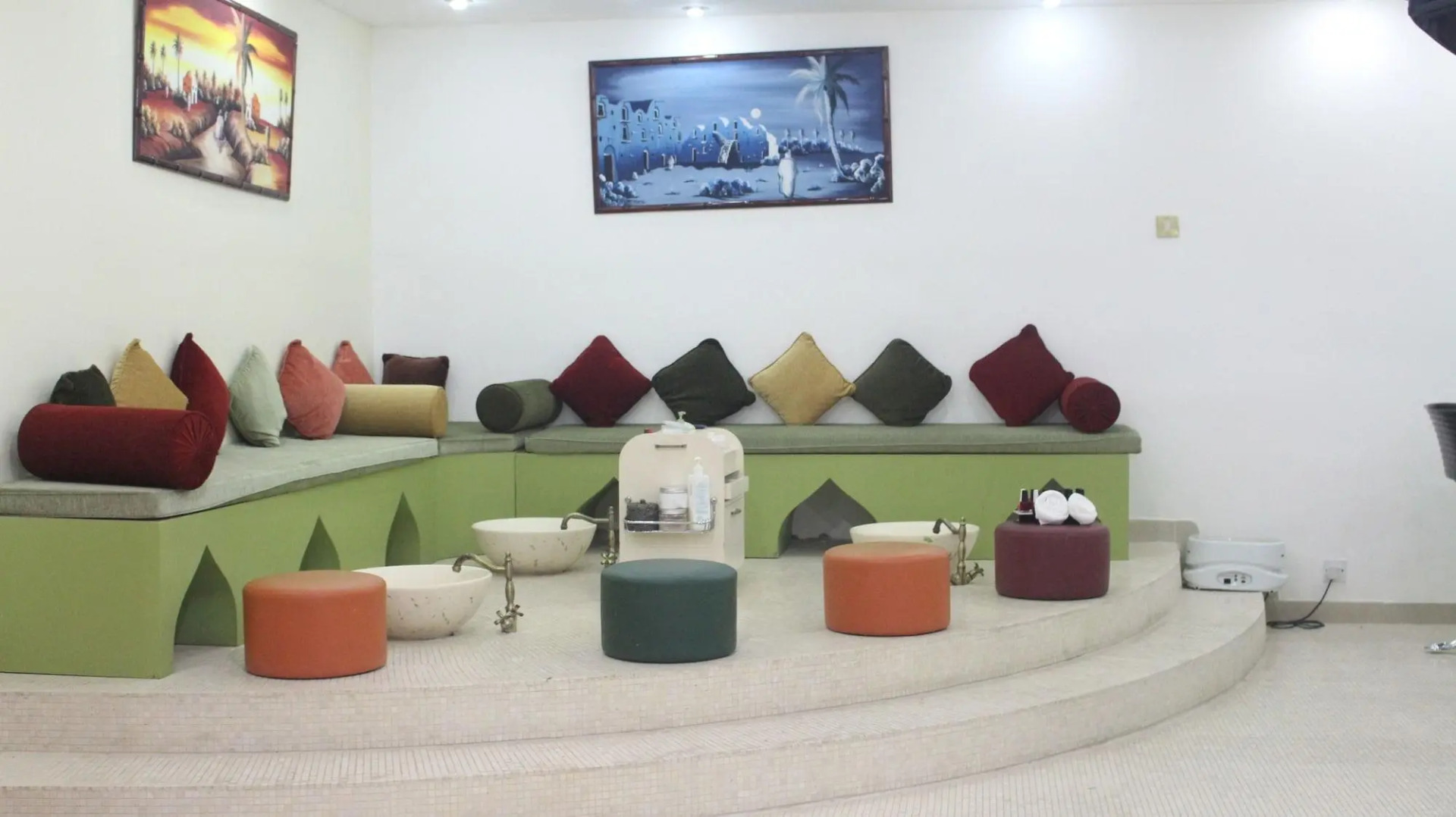 Foto - The Convention Center & Royal Suites Hotel