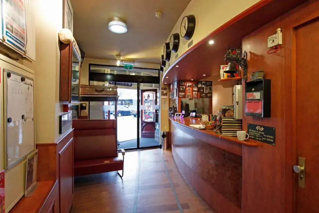 Photo - A-Train Hotel