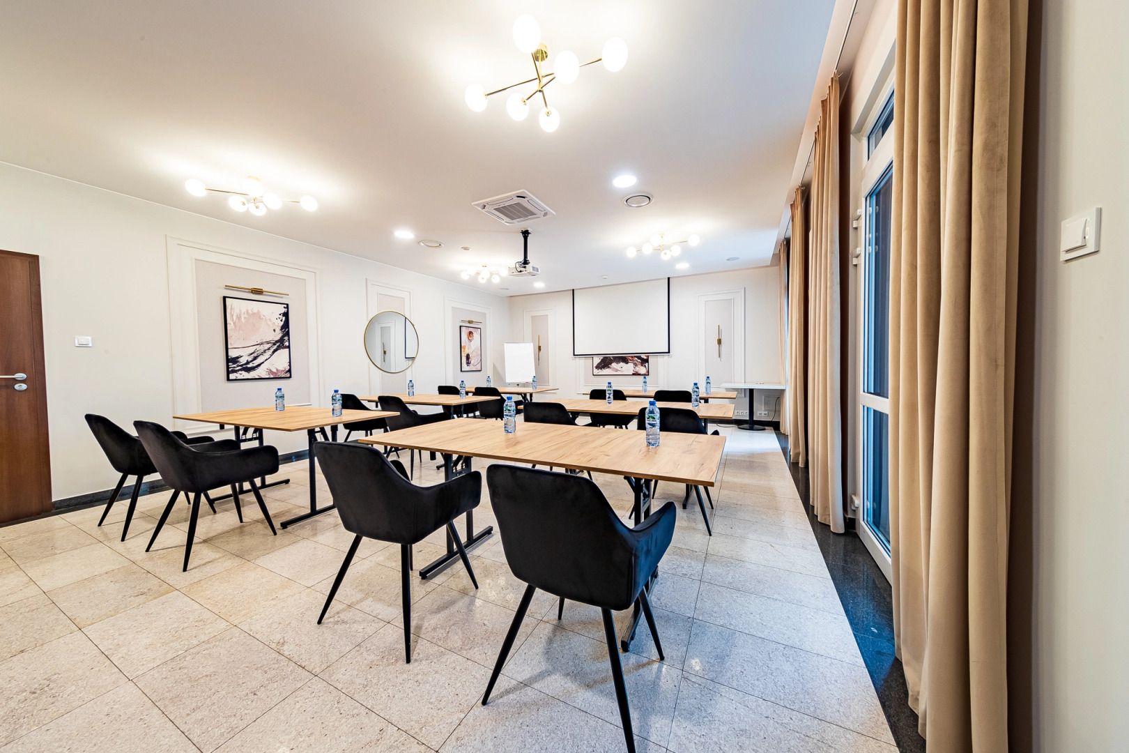 Foto - Hotel Fero Express POKOJE KLIMATYZOWANE AC