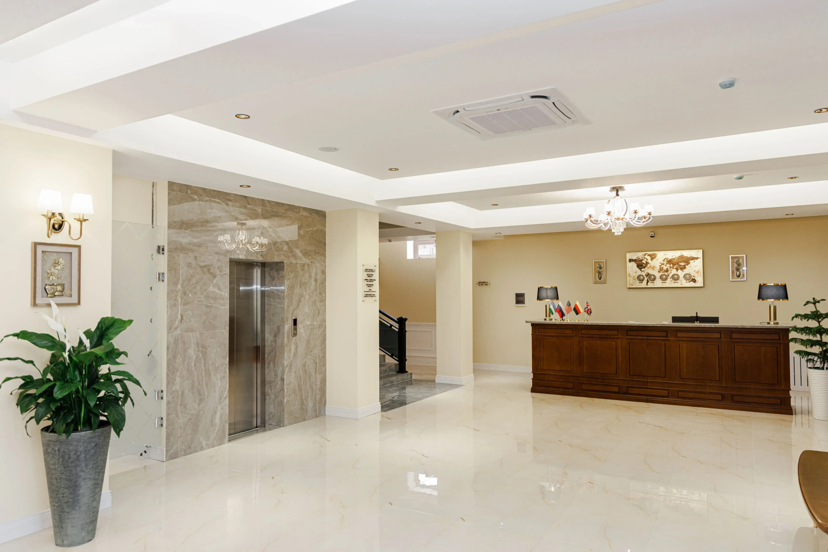 Photo - Astoria Plaza Hotel