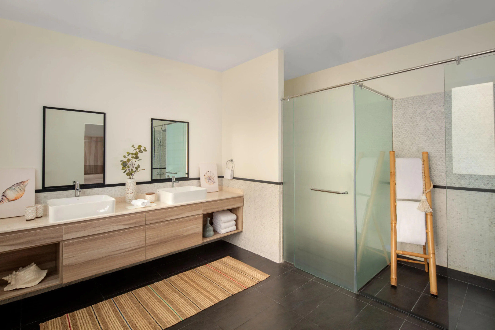 Photo - Anantara World Islands Dubai Resort