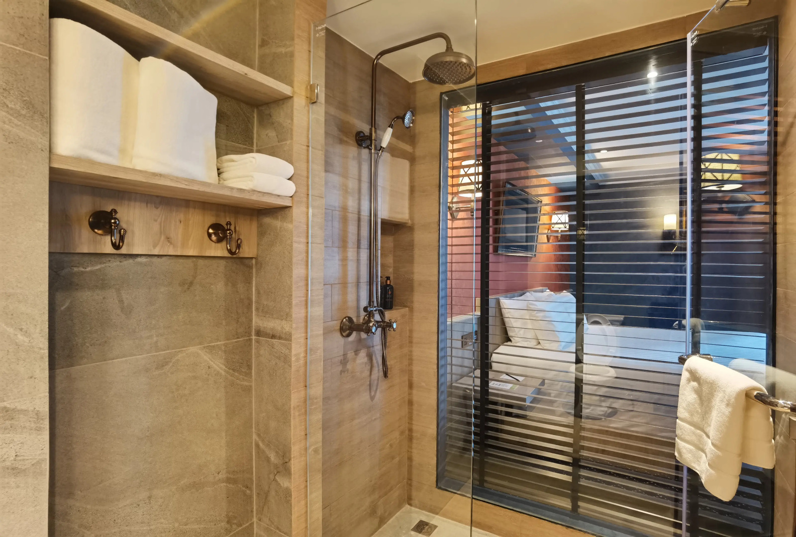 Foto - The Coach Hotel Sukhumvit - Asok BTS Bangkok