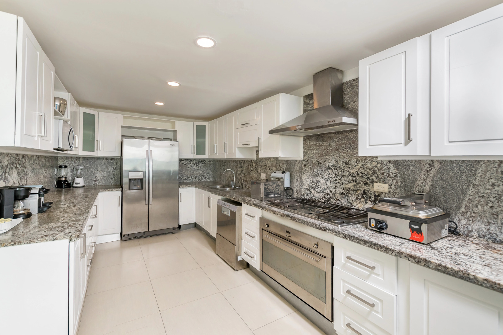 Foto - VILLA PANDORA BEACH FRONT ViLLA WITH CHEF GAME ROOM POOL