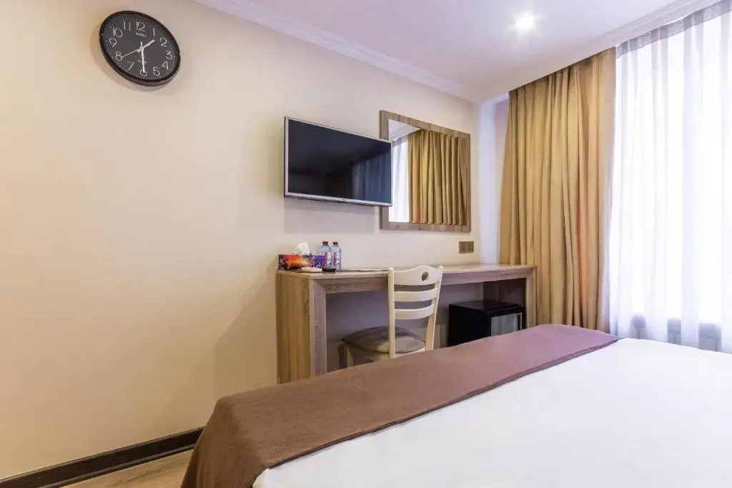 Photo - Deluxe Hotel