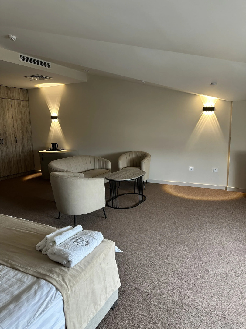 Photo - Emily Grand Palace