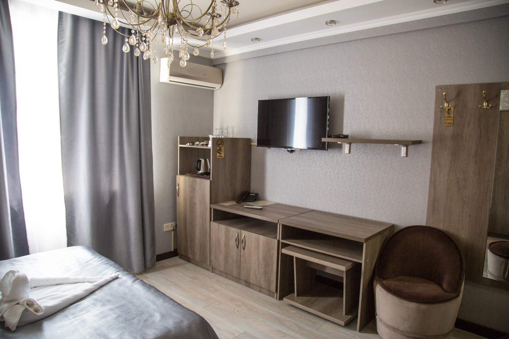 Photo - De'Mar Hotel