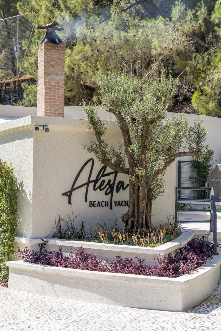Photo - Alesta Yacht Hotel