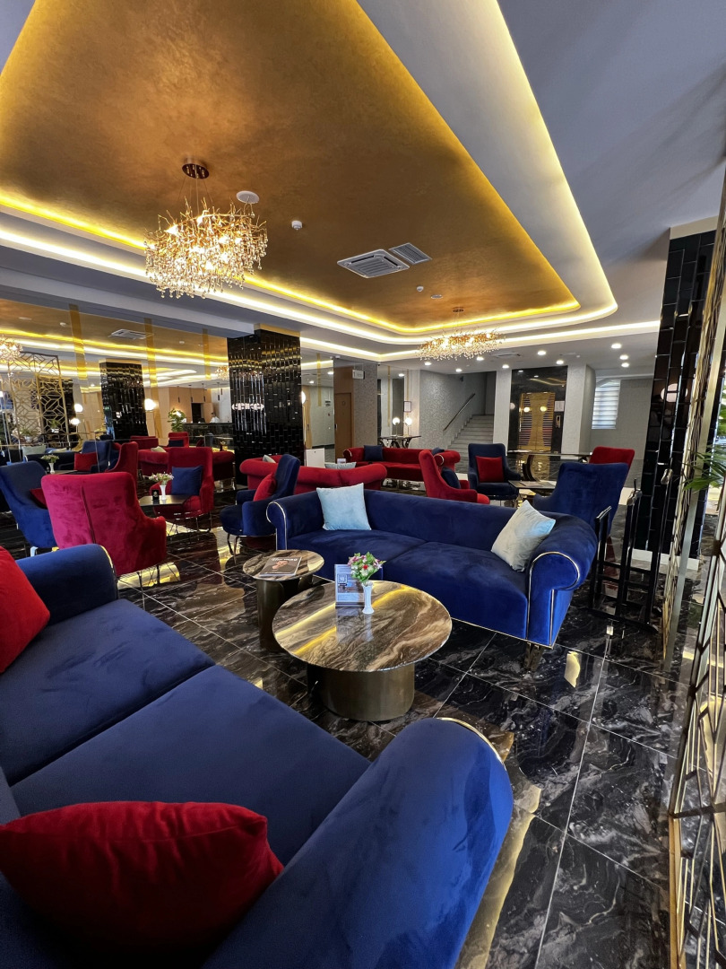 Photo - King Plaza Hotel