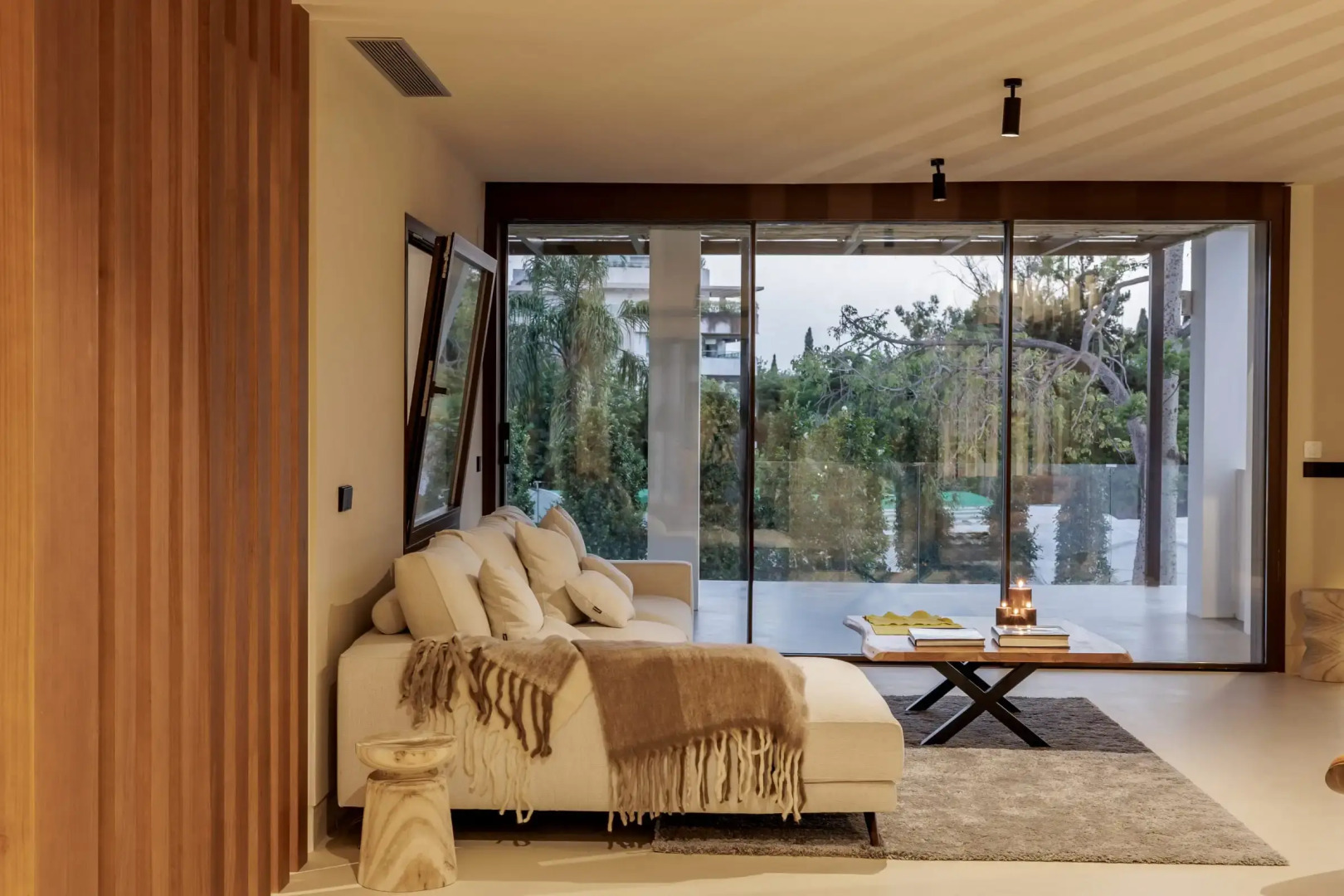 Foto - All About Santa Ana Villa