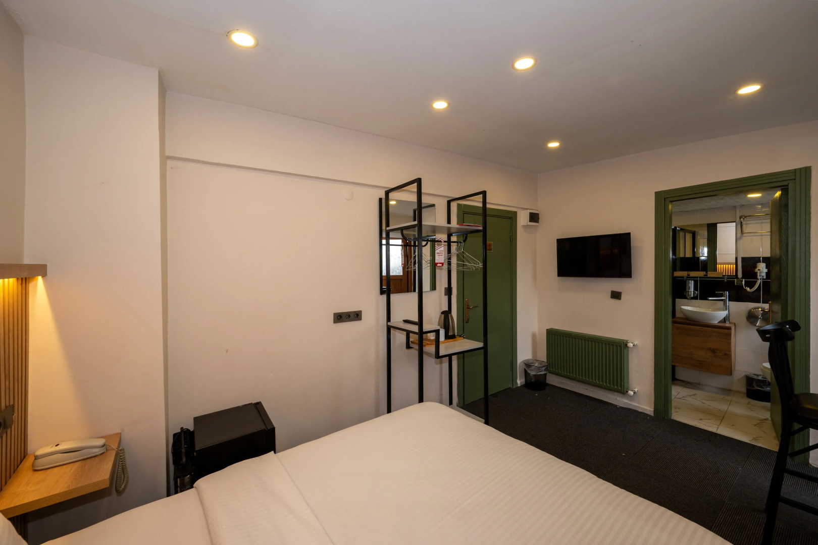 Photo - Rafinn Hotel