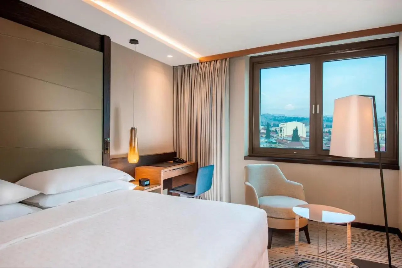 Foto - Sheraton Grand Tbilisi Metechi Palace