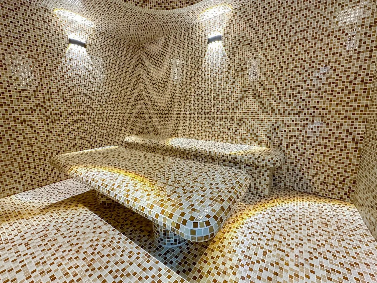 Photo - Karvon Plaza Hotel