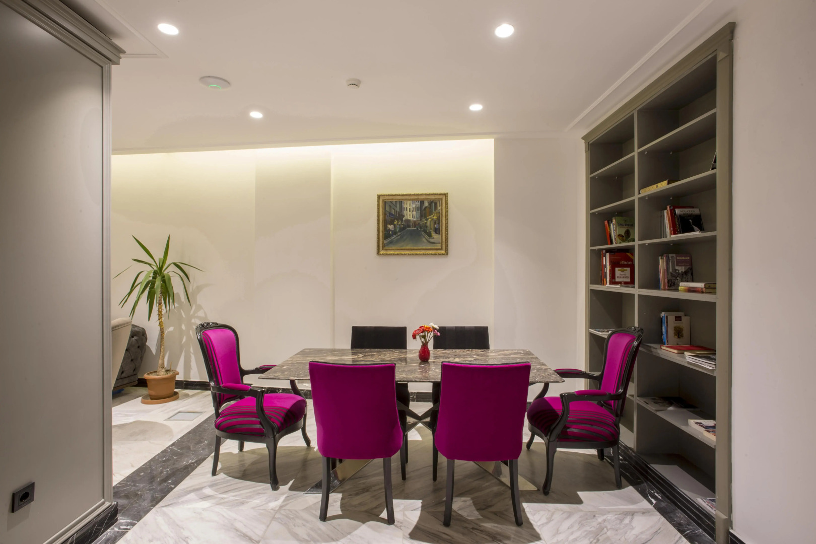 Photo - White Monarch Hotel