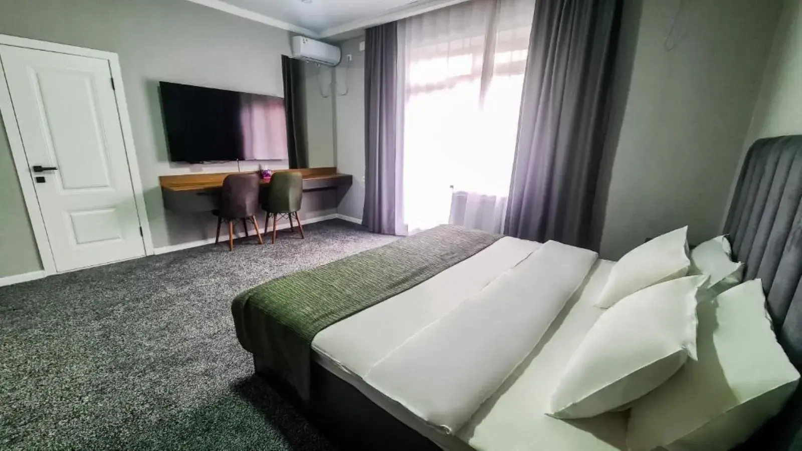 Foto - Dosman Hotel Bishkek