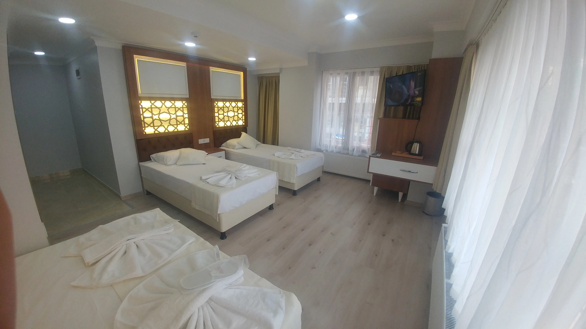 Photo - Grand Liza Hotel