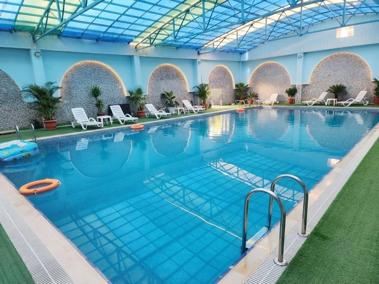 Photo - Amazon Hotel - Free Massage