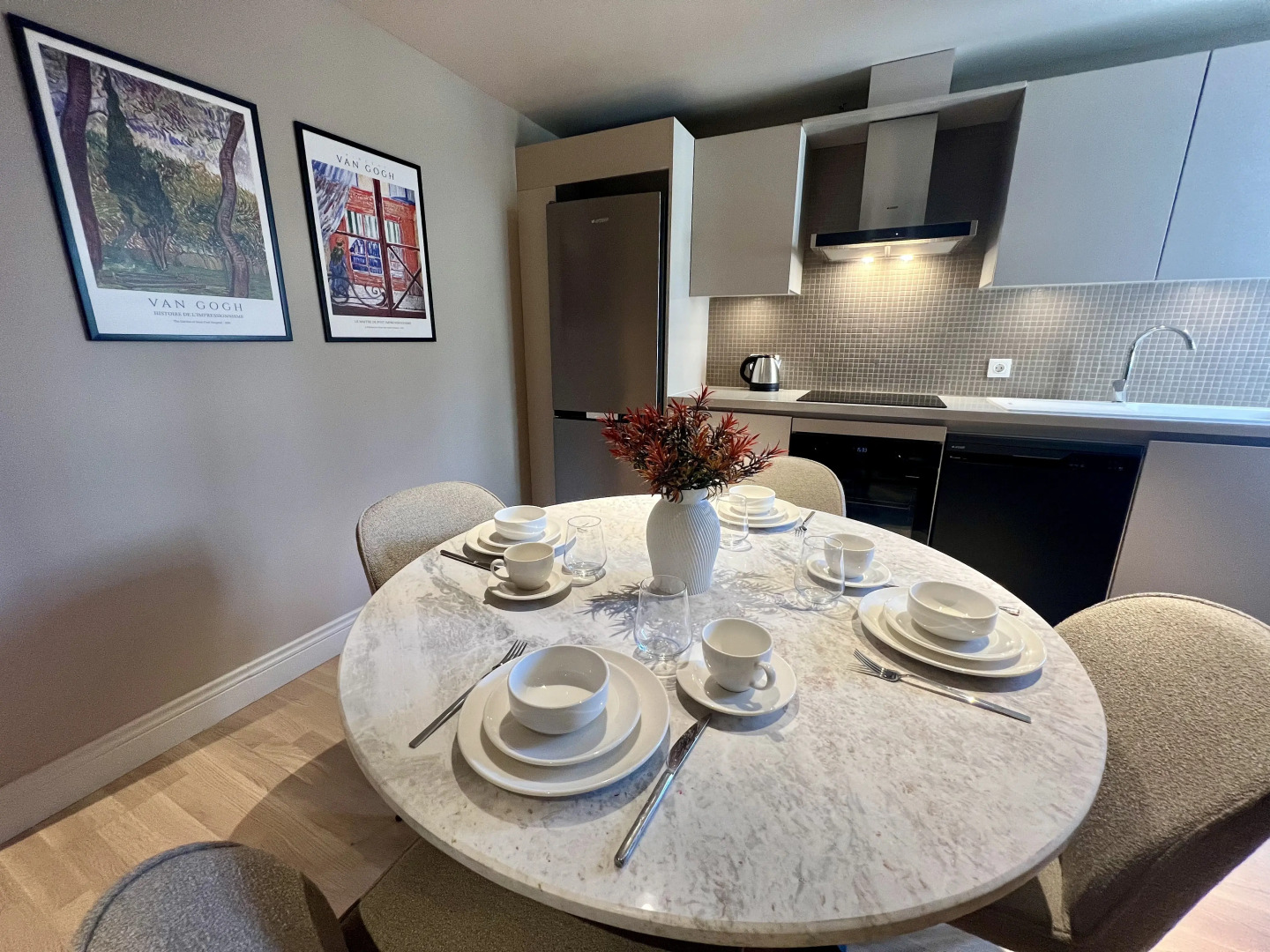 Photo - Weingart Suites Hotel