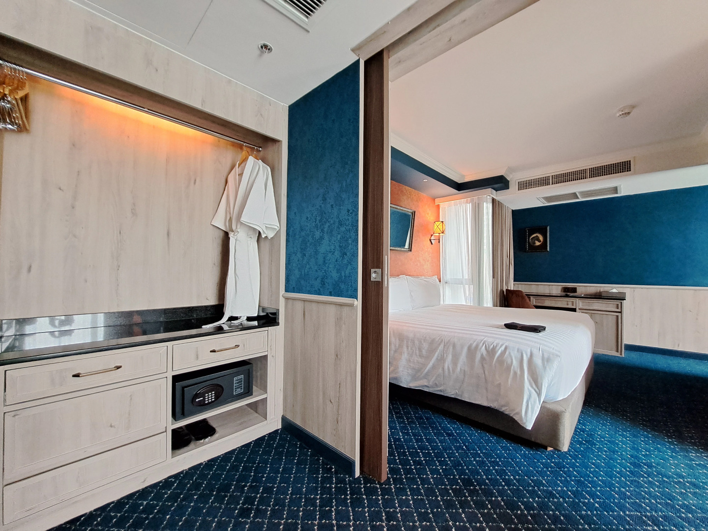 Foto - The Coach Hotel Sukhumvit - Asok BTS Bangkok