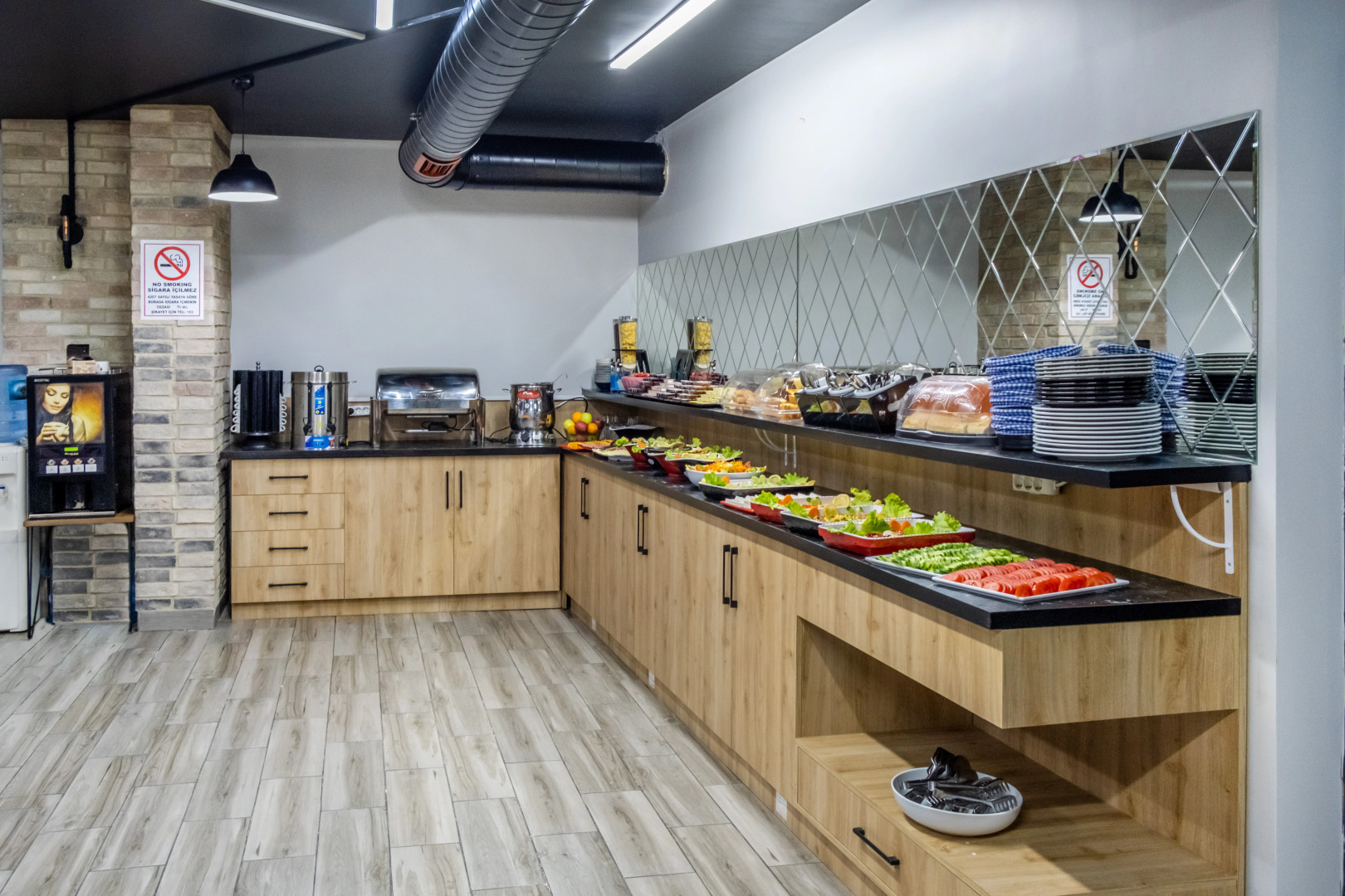 Photo - The Queen Hotel