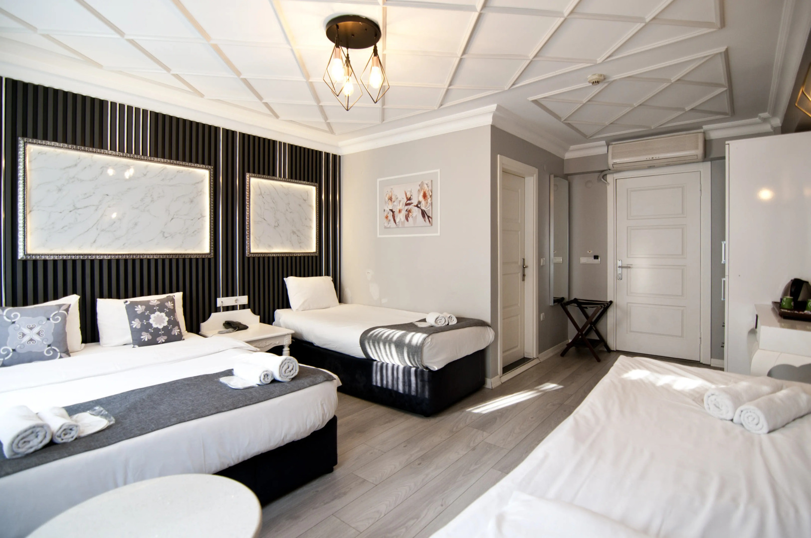 Photo - Nova City Hotel