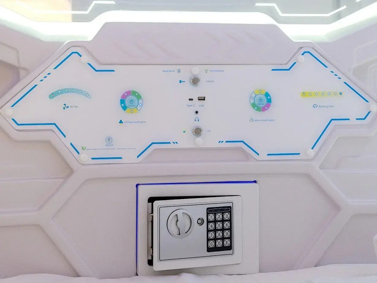 Foto - Capsule Hotel Happy lounge