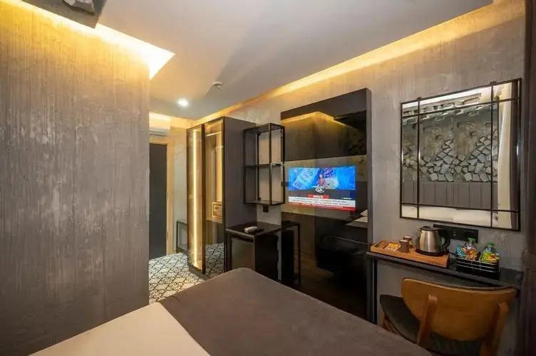 Photo - Continental Airport Hotel
