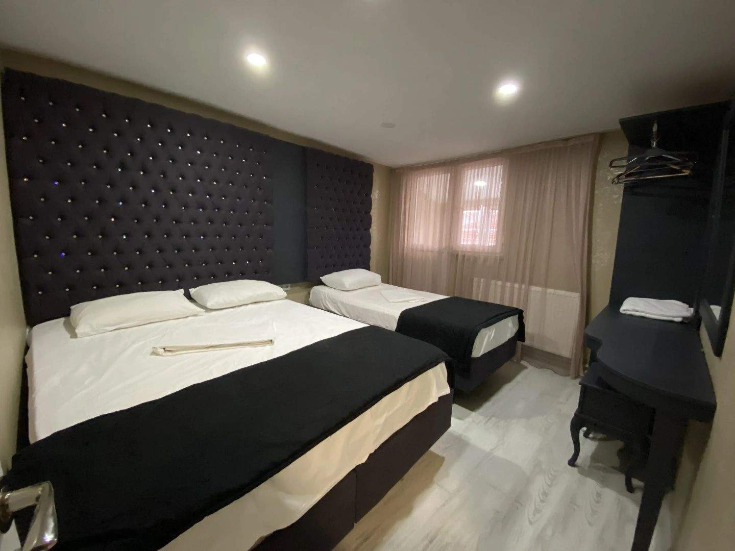 Photo - Orange Airport Hotel