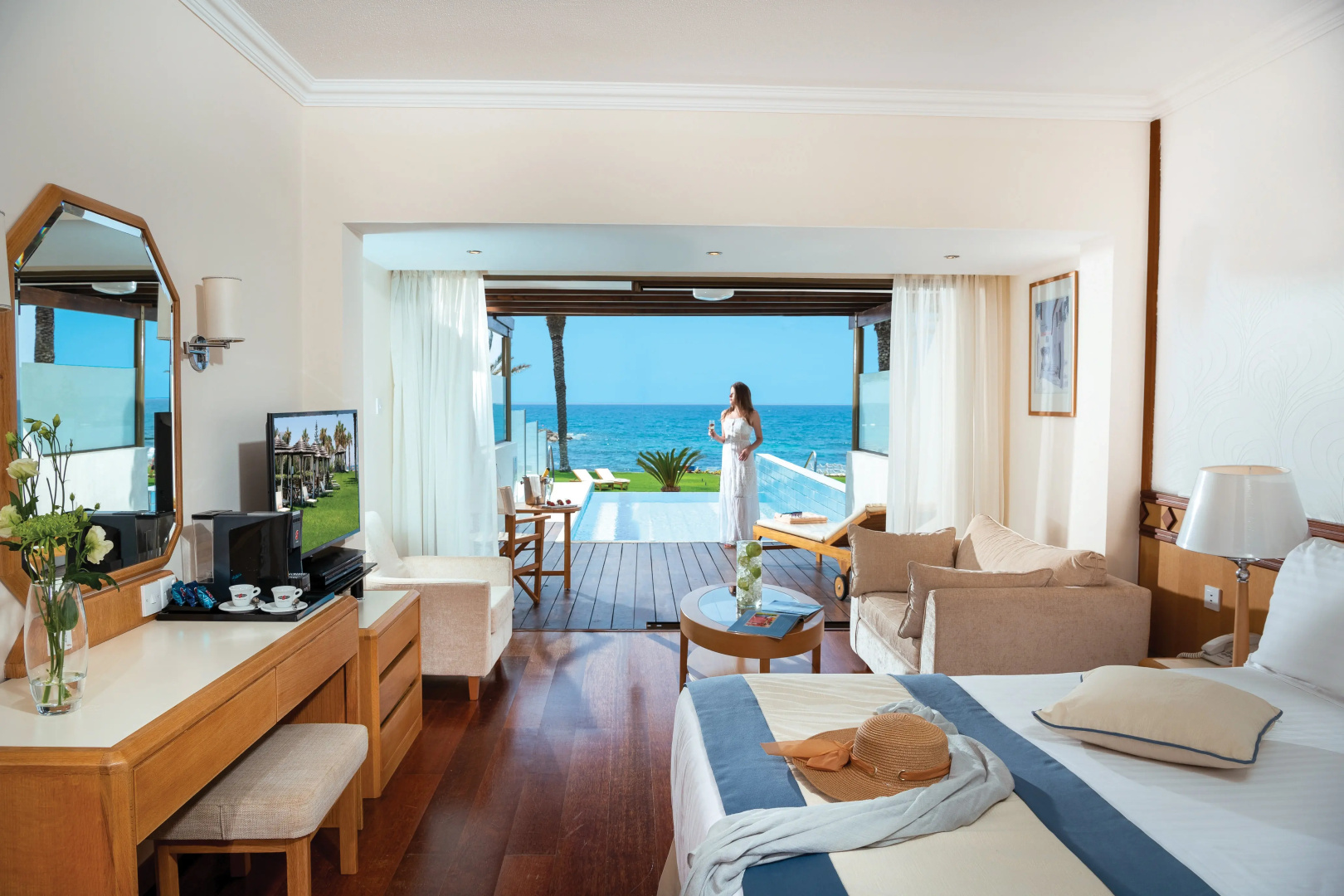 Photo - Constantinou Bros Athena Beach Hotel