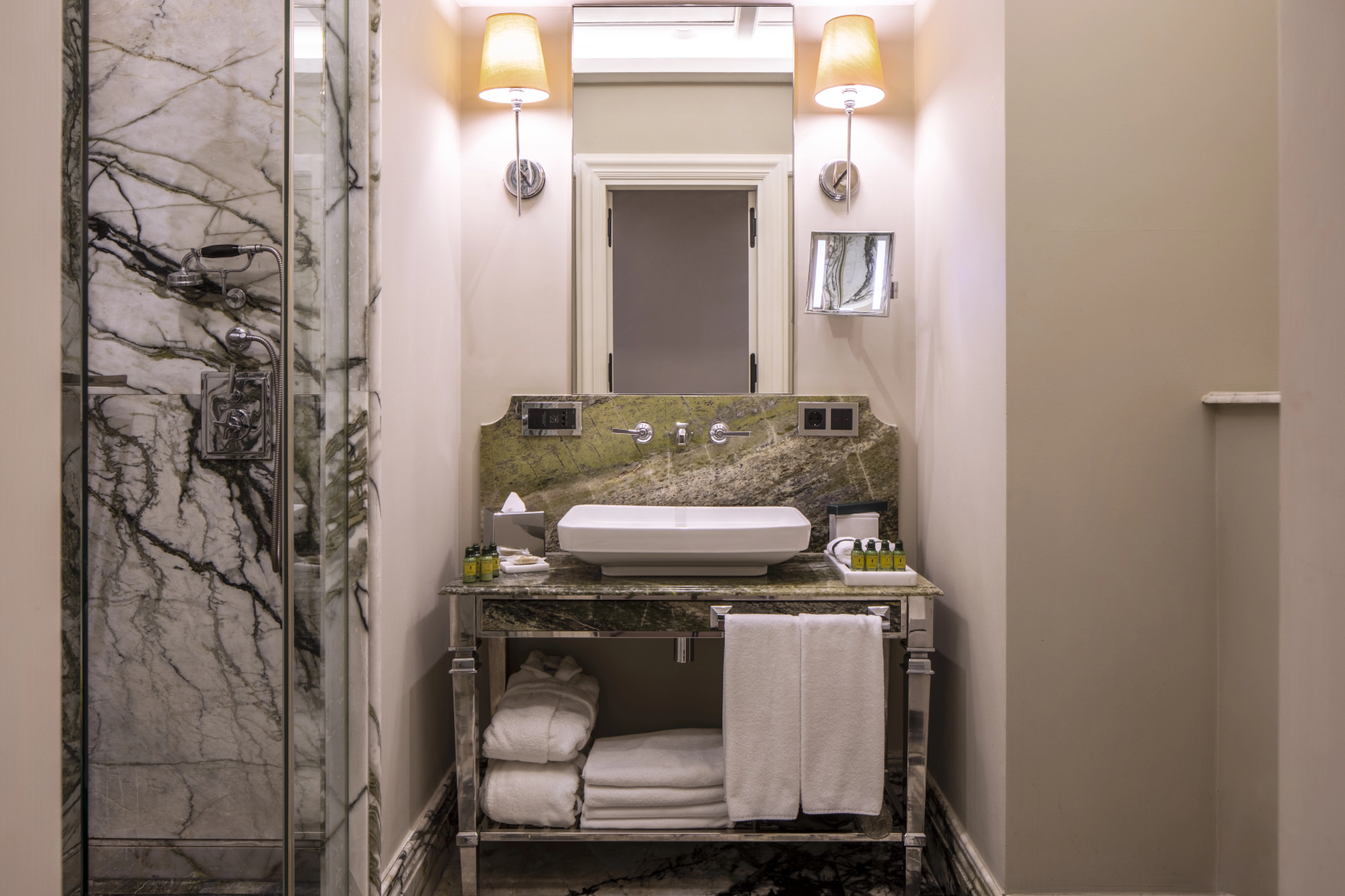 Photo - The Bank Hotel Istanbul, a Member of Design Hotels