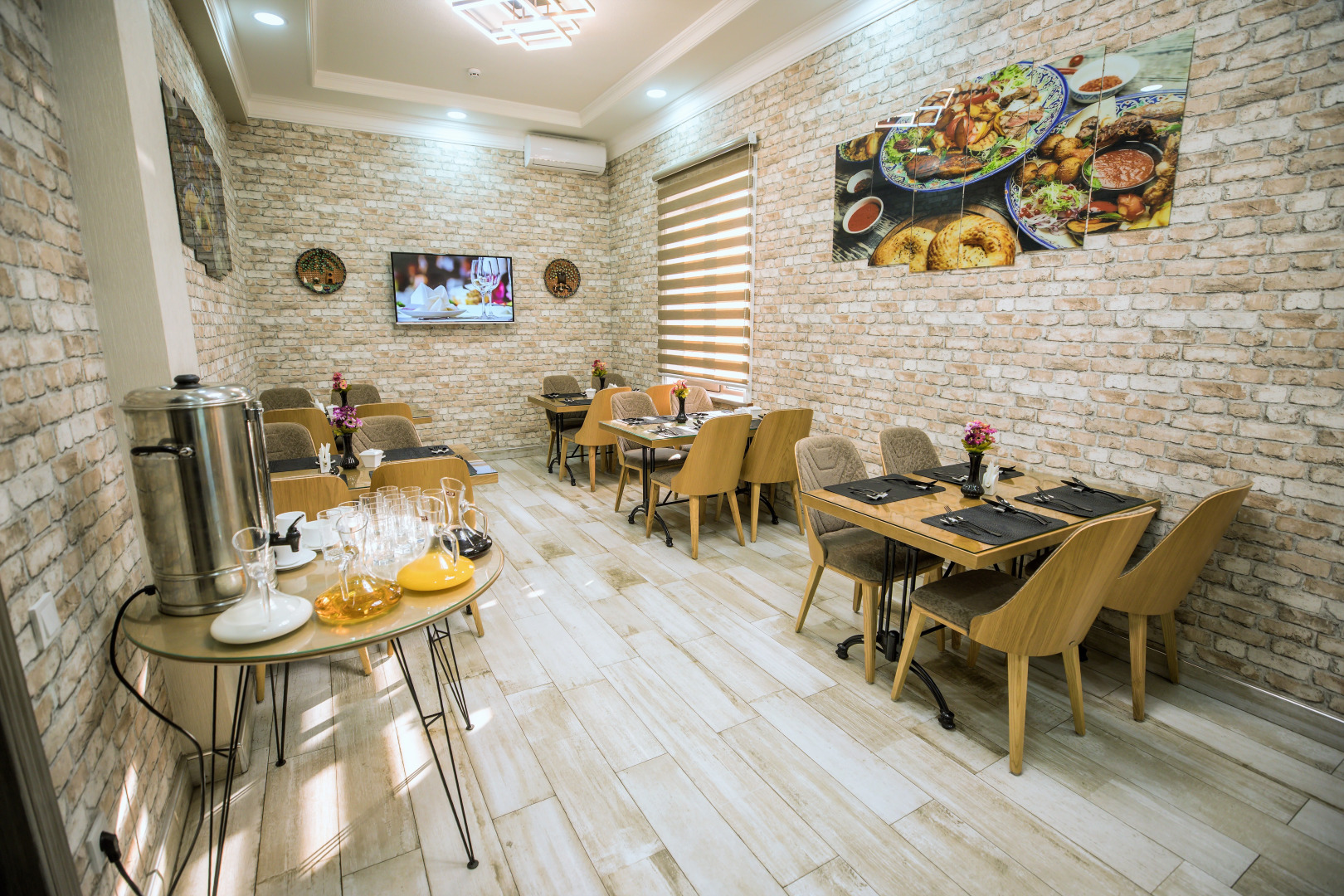 Photo - Leader Hotel