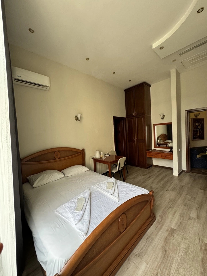 Photo - Bella Hotel